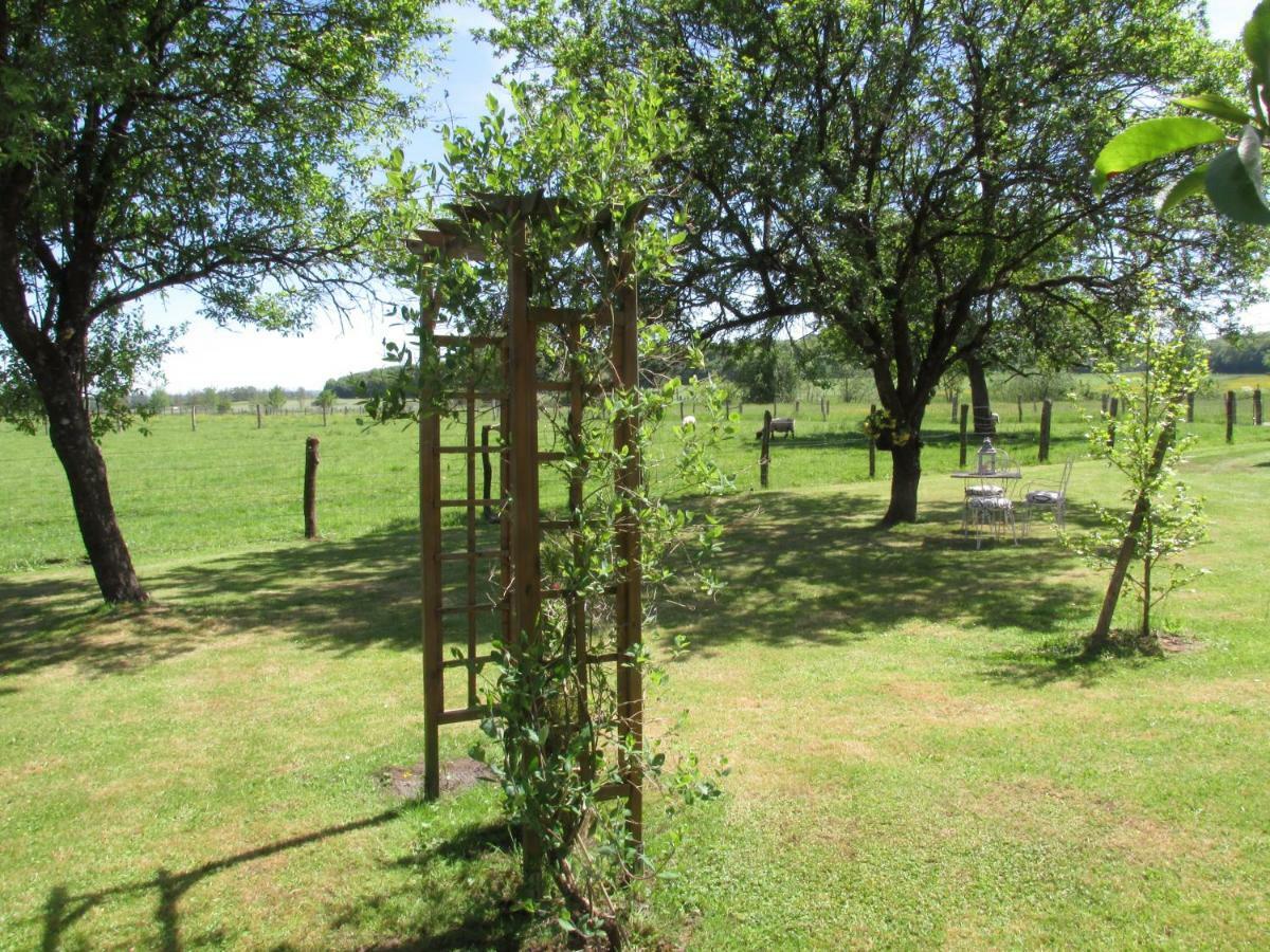 La Taniere Douce Bed & Breakfast Soulaucourt-sur-Mouzon Exterior foto