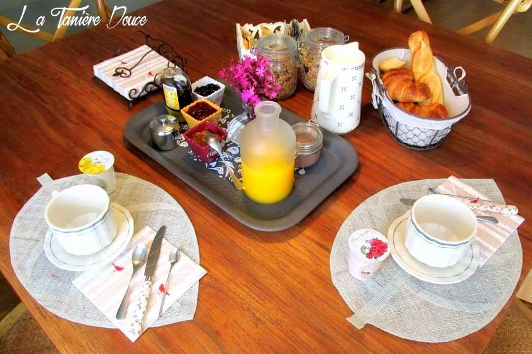 La Taniere Douce Bed & Breakfast Soulaucourt-sur-Mouzon Exterior foto